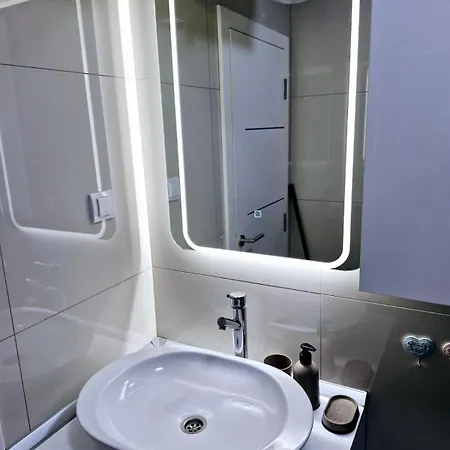 Lux Зренянин